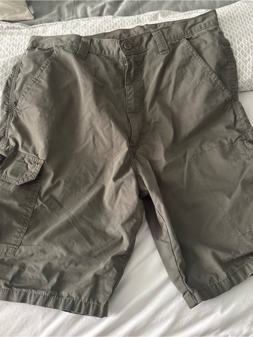 Wrangler Olive Cargo Shorts - Utility Pocket Style